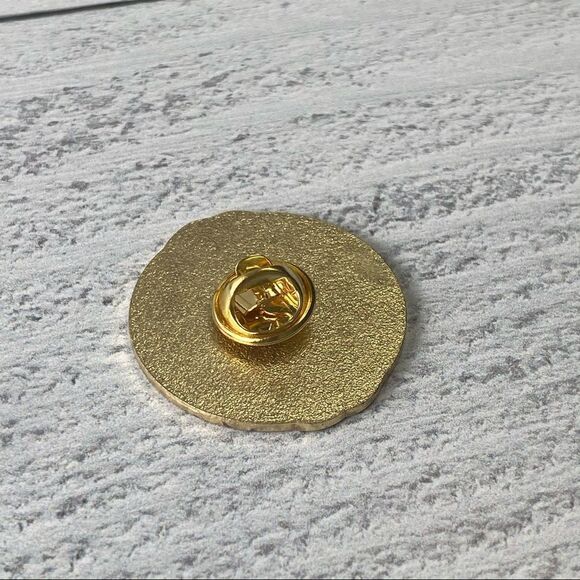 Fox Ying Yang Enamel Pin/ Brooch Lapel - Picture 5 of 6